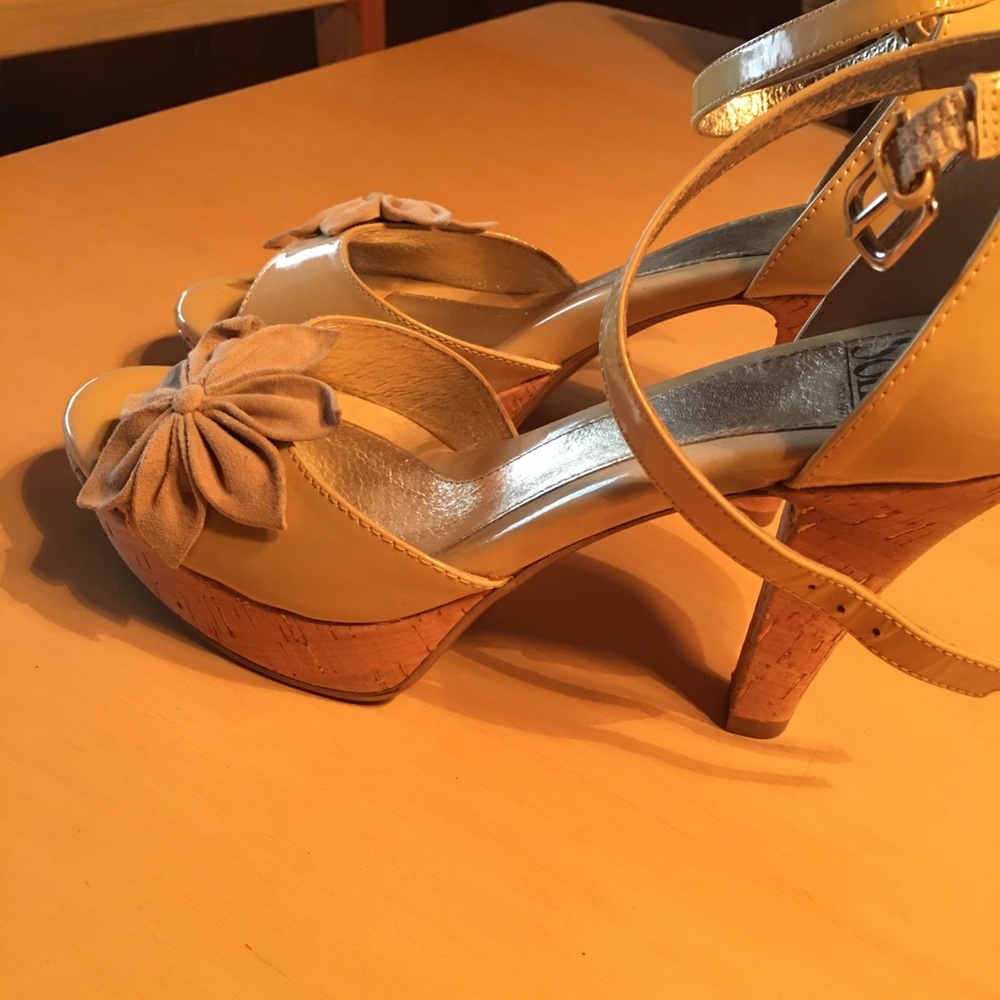 Heeled sandals - Picture 2 of 3